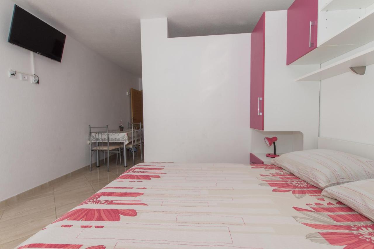 Studio Apartments Zloic In Krvavica Exterior foto